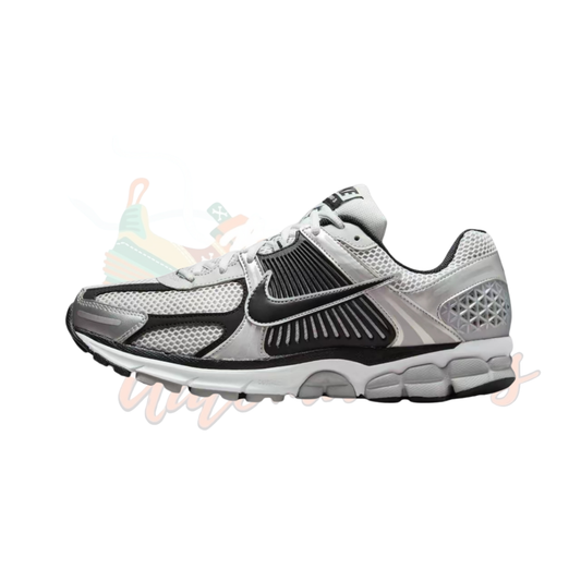 Vomero 5 “Metalic Silver Black”