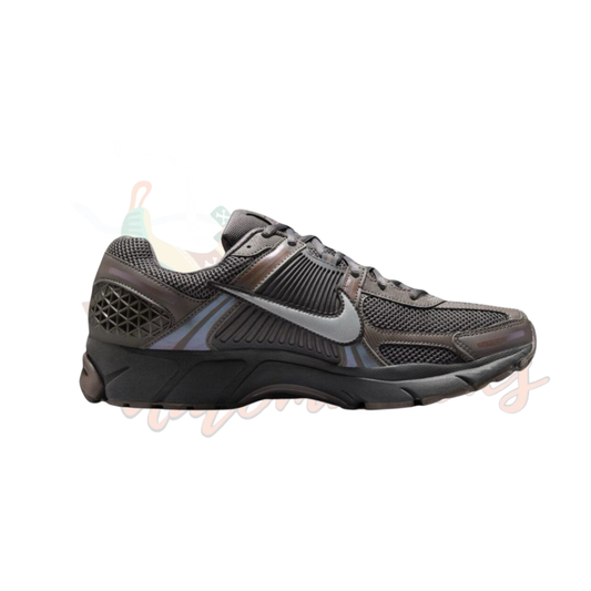 Nike Vomero 5 “HF5493-201"