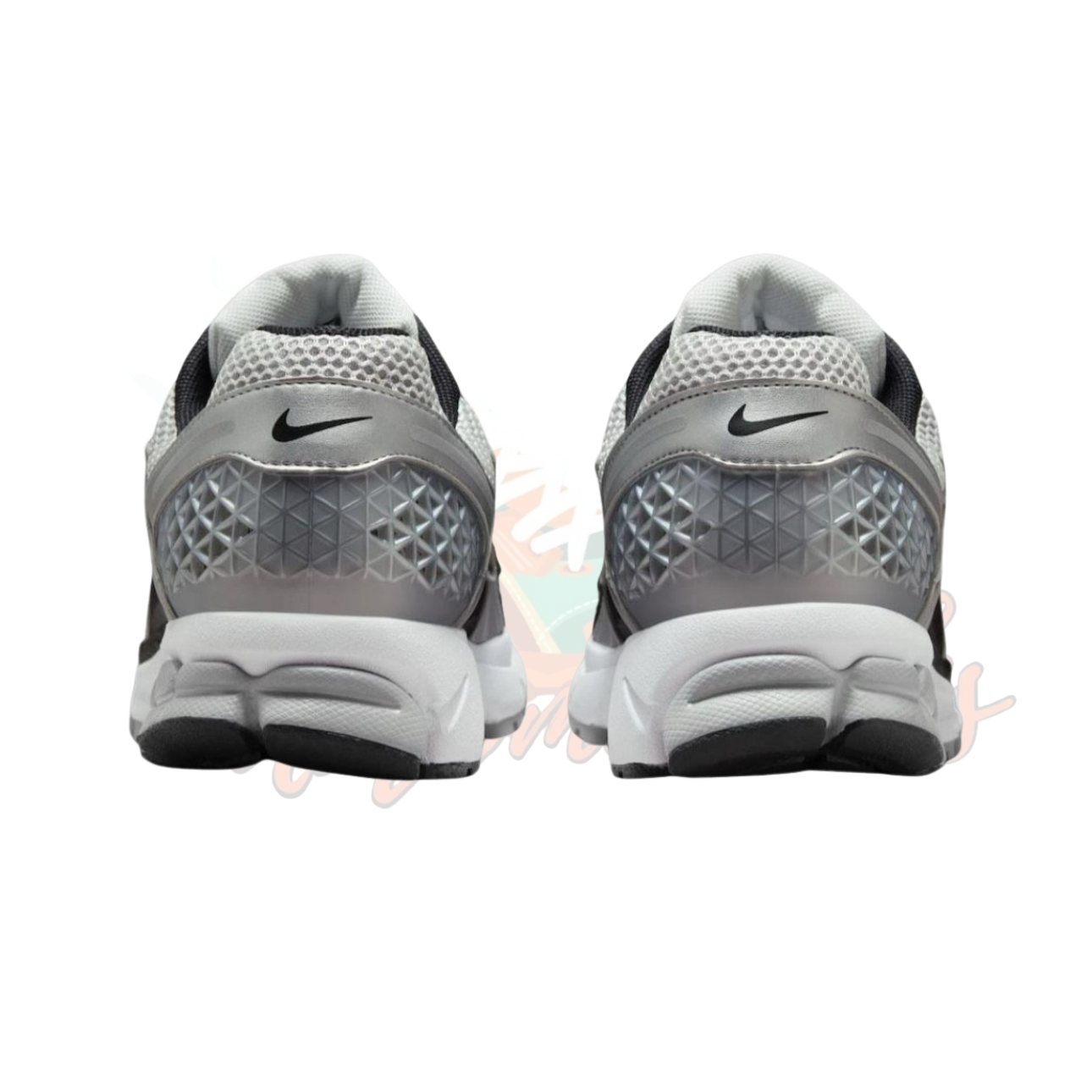 Vomero 5 “Metalic Silver Black”